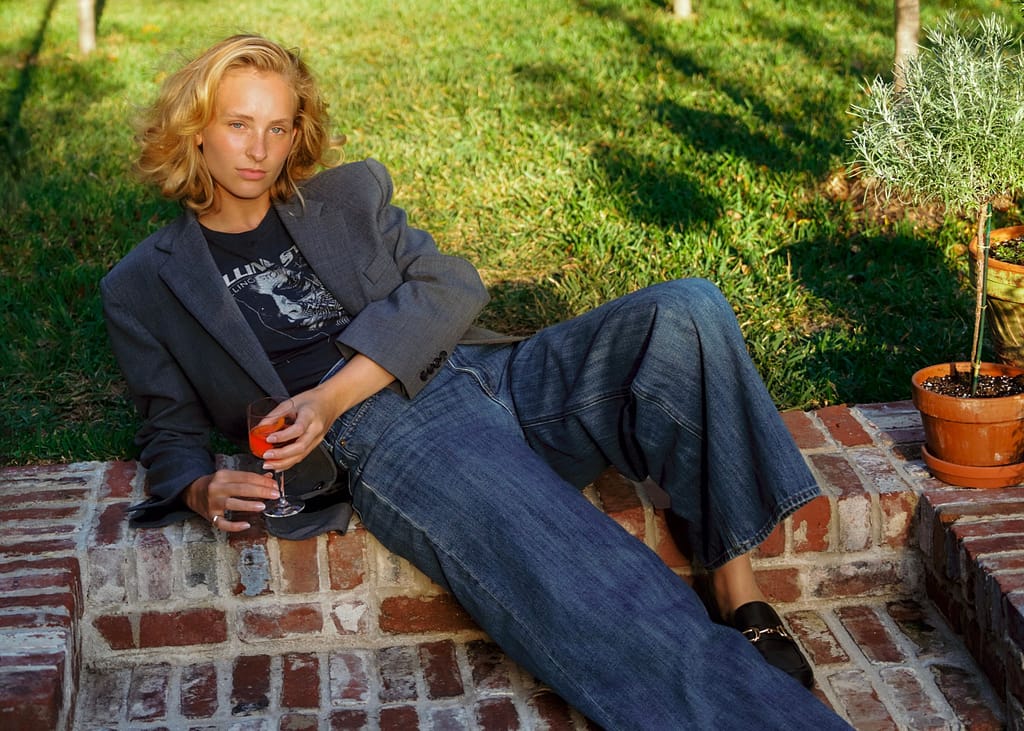 Female model Viola based in The Netherlands available for bookings at KKH Management