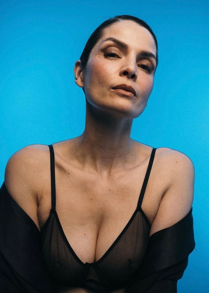 Female model Leontine based in The Netherlands available for bookings at KKH Management