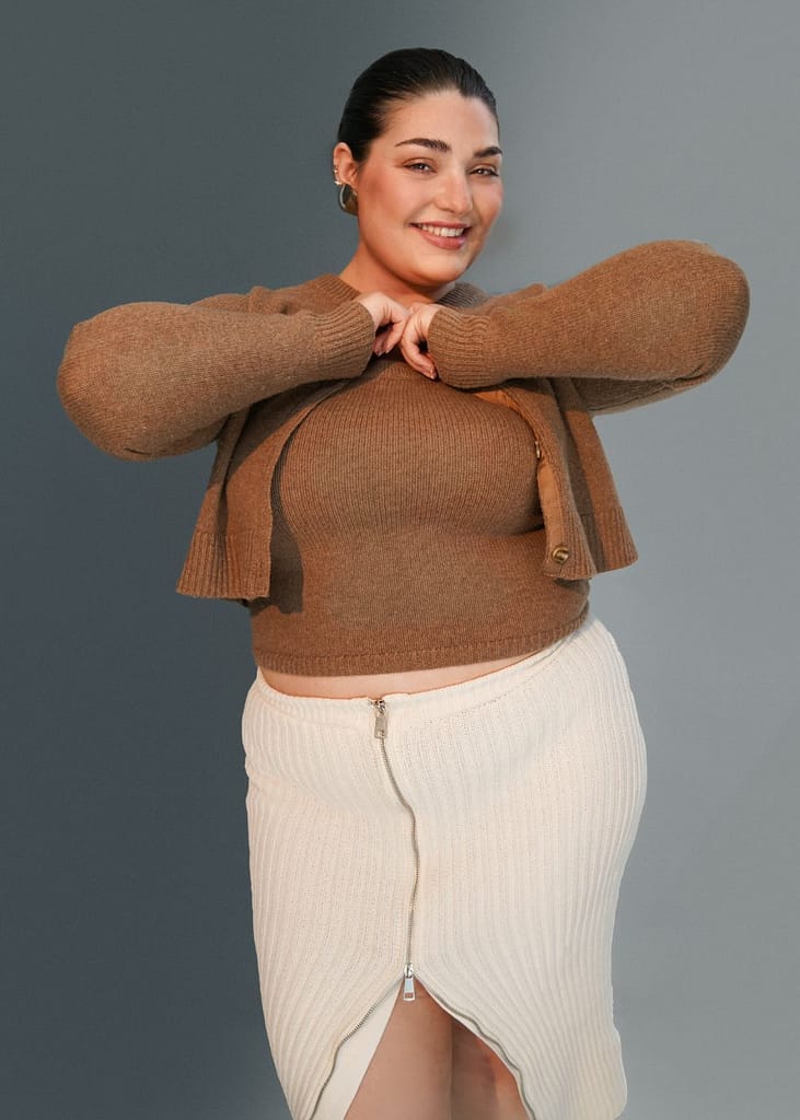 Curvy female model Elena based between Amsterdam and New York City available for bookings at KKH Management