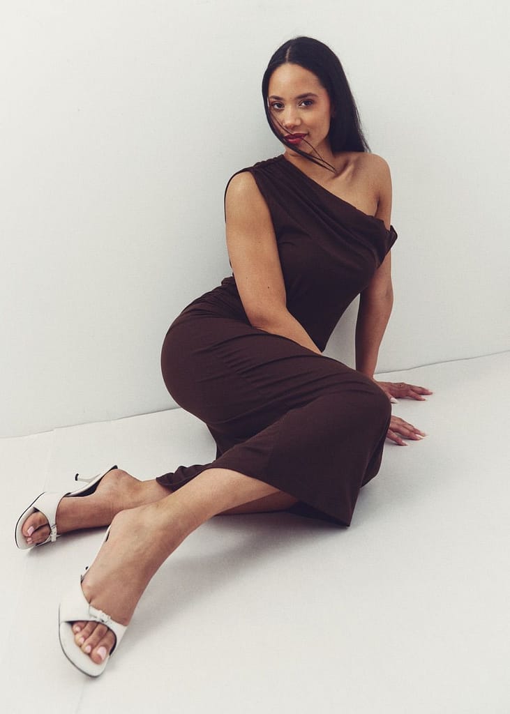 Female model Janaica based in The Netherlands available for bookings at KKH Management