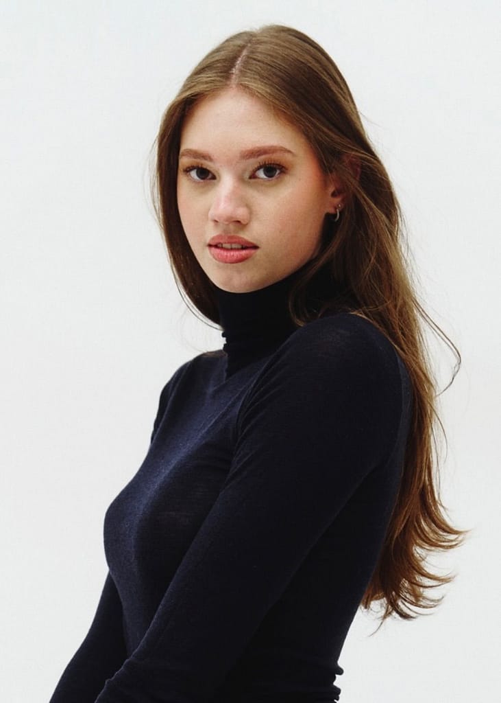 Female model Juliet based in Amsterdam available for bookings at KKH Management